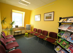 Wartezimmer in der Praxis-fuer-Ergotherapie-Frank-Glaeser